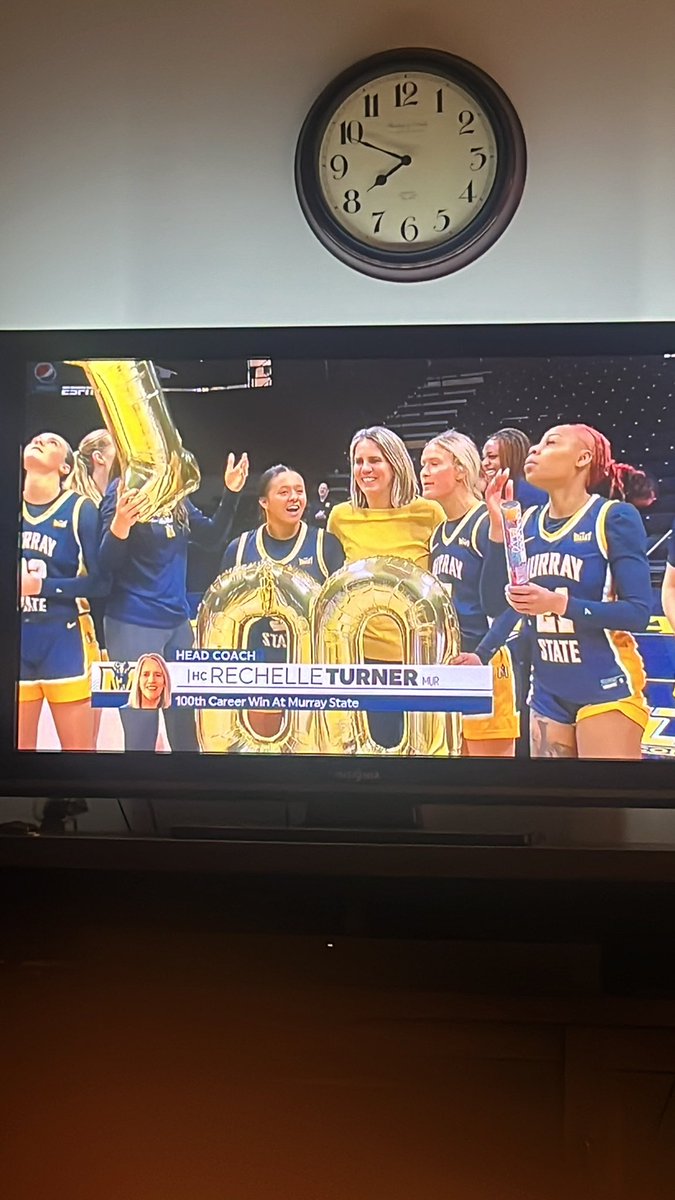 vocalpercman's tweet photo. This @RacersWBB team doesn’t NOT get enough hype.. enough praise... One of the most exciting and electric basketball teams I’ve watched in years. Great job @racersWBBcoach @monicajean14 all the staff and all the players.
F-U-N FUN
AND CONGRATS COACH #100thwin https://t.co/4tdoaMLhmR