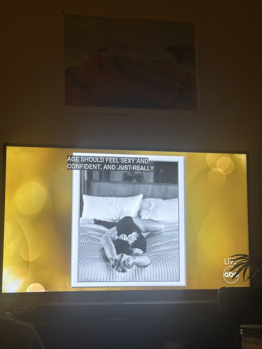 FullaaaCrap's tweet photo. Kris Jenner you naughty gal

#TheGoldenBachelor 
#thegoldenwedding 
#goldenbachelor 
#goldenbachelorwedding https://t.co/WrvUUeSJcO