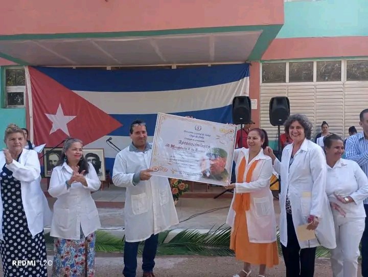 En la jornada de esfuerzo decisivo #LatirXUn26Avileño se reconoce 
 Primero de Enero  #CiegodeÁvila destacado en el cumplimiento de los indicadores de salud  Felicidades a fundadores  jubilados y trabajadores del Programa del Médico y la Enfermera de la Familia #LatirAvileño
