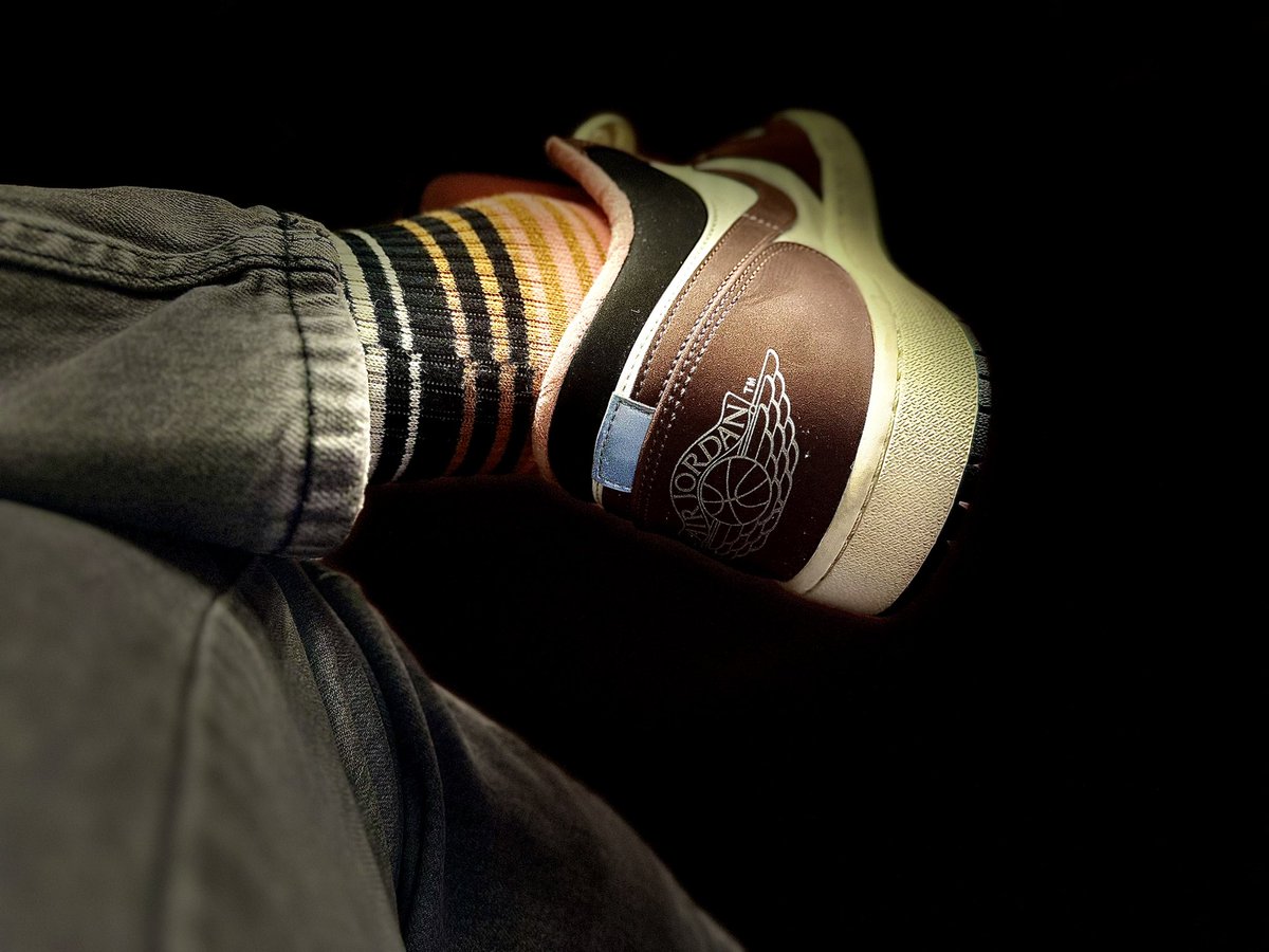 moreshoesthan's tweet photo. It felt like a Mocha Low kinda day 

#Jordan1January

#KOTD
#airjordan #jordanlow
#yoursneakersaredope #snkrsliveheatingup #snkrskickcheck #snkrs #sneakers https://t.co/huKtRfWMyW