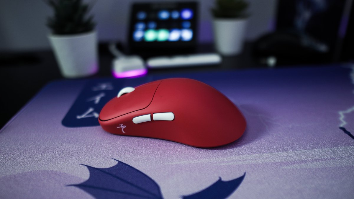 What's on your desk right now?🤔 Mouse: Waizowl Cloud Mousepad: SGG VT Alpha