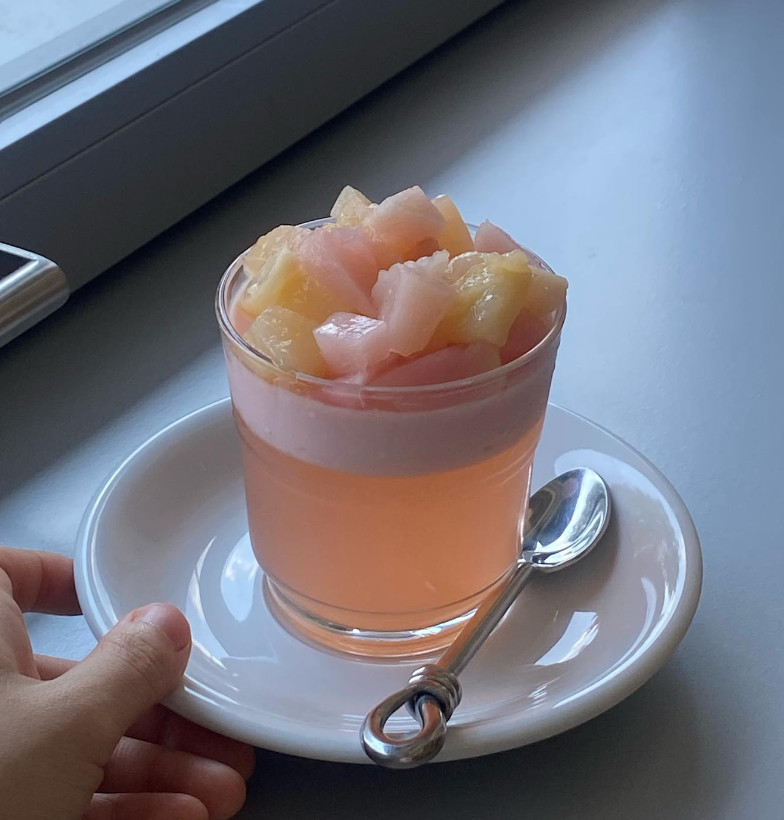 cafe_tourr's tweet photo. 📍천호 썸머러너  
📍summer_runner_seoul

이제 토끼푸딩을 서울에서도 먹을 수 있다고 합니다! 
서울 강동구에 있는 썸머러너 카페에서 판매시작😋
빵 종류도 다양하고 푸딩과 음료도 굉장히 맛있다고.. 
최대 3���까지만 수용 된다고 하니 방문 시 참고! https://t.co/Bbs4UqtVTP