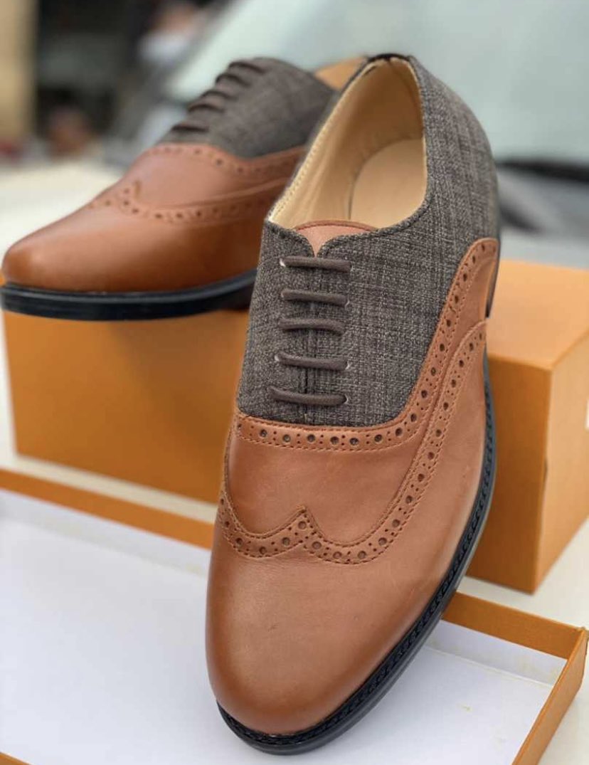 voguesbydehem's tweet photo. GET FAMILIAR

AVAILABLE IN ALL SIZES
👉Price : 30,000 NGN
👉Kindly send us a DM to order
👉Nationwide delivery in 12 working days📦

#Shoesinlagos #dehemshoes #luxuryshoes #leathershoes #mensshoes #chelseaboots #brogues #loafers #monkstrap #shoesaddict #walkwithdehem https://t.co/oidi2pszLz