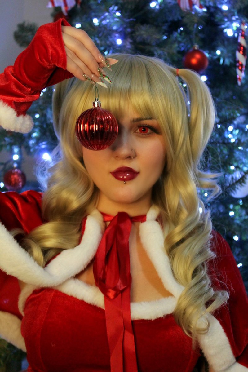 honnemochi's tweet image. Naughty or Nice ≠ Life or Death ⚖️ 
📸: @pixiejester 
find the rest on ig at honnebeecos 🥰