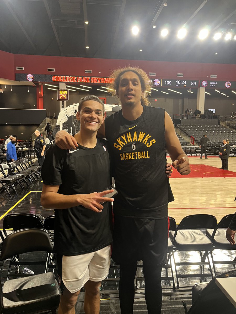 OneMotiveSports's tweet photo. OMS Family matchup in Atlanta 🫶🏼

Drake Jeffries @drakejeffries x Reginald Kissoonlal @ReggieK_ https://t.co/xTHWuGspwi