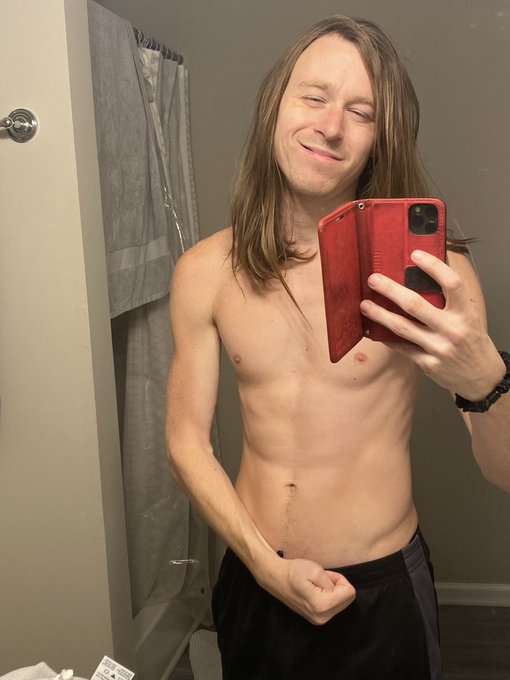 Well hello there 😏 https://t.co/whlKMyAb3k<a href="/tag/godawgs"class="tags"><span>#godawgs</span></a>