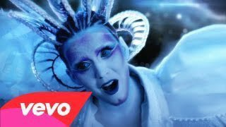 poptime's tweet photo. Se você não é da época em que a logo da VEVO era ASSIM, você não presenciou o suprassumo do pop. https://t.co/m8GI4muYX2