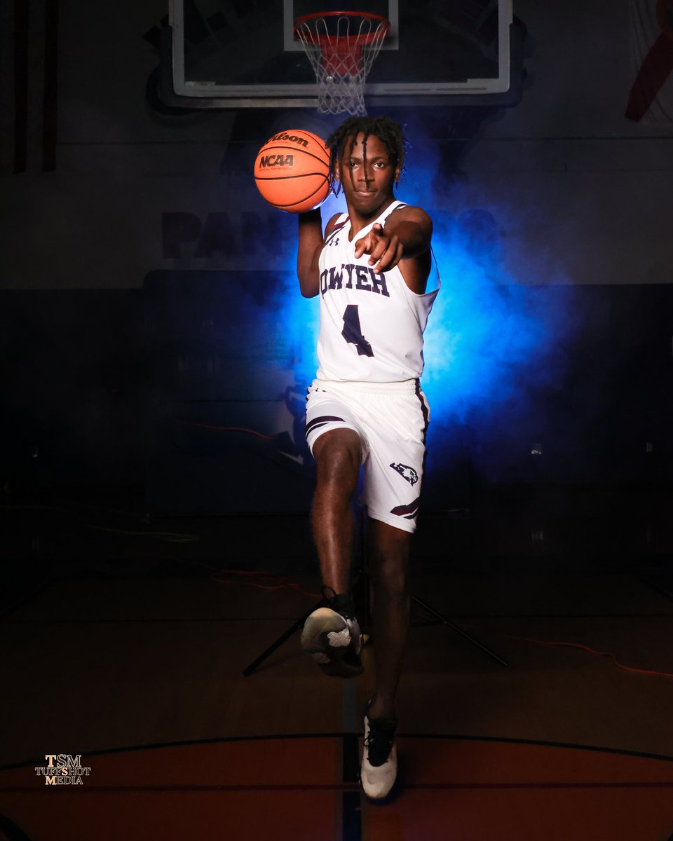 tuffshotmedia's tweet image. First time trying this type of shoot. Was a lot of fun and a lot work. It’s only going to get better from here though.
@DwyerBasketball 
@VanessaVarela79 
#dblock #seniors 
#pbchoops #basketball #hoopculture
#hoopersofinstagram #statechampions
#marchmadness #underarmour