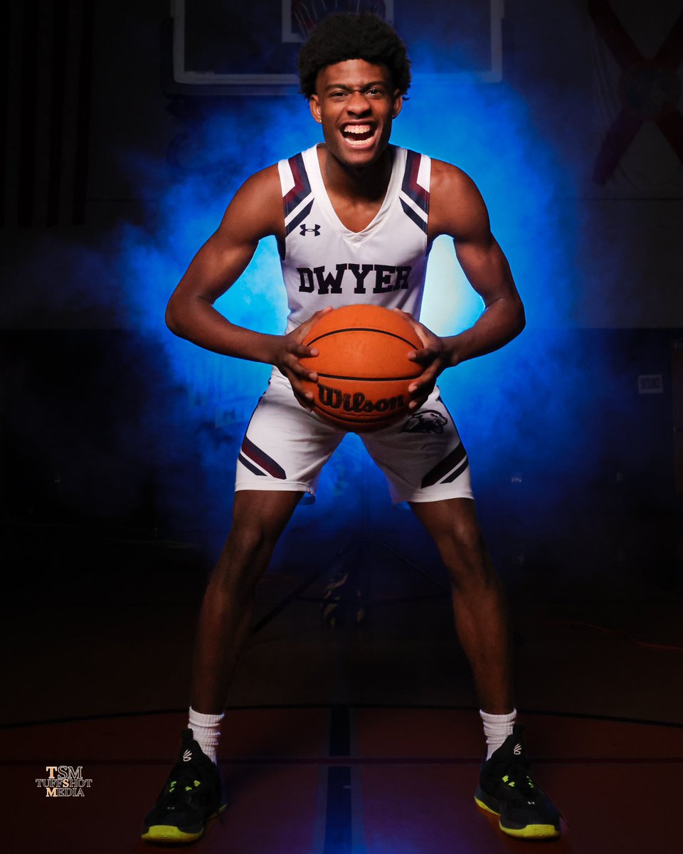 tuffshotmedia's tweet image. First time trying this type of shoot. Was a lot of fun and a lot work. It’s only going to get better from here though.
@DwyerBasketball 
@VanessaVarela79 
#dblock #seniors 
#pbchoops #basketball #hoopculture
#hoopersofinstagram #statechampions
#marchmadness #underarmour