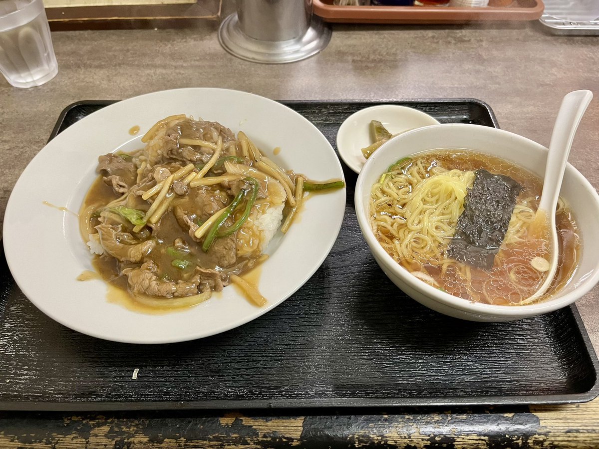 Tettch's tweet photo. 南浦和「丸八」
牛焼肉かけごはん(ミニラーメン付)
900円
美味しくいただいてきました。
#町中華 https://t.co/dMu4rHIJDN