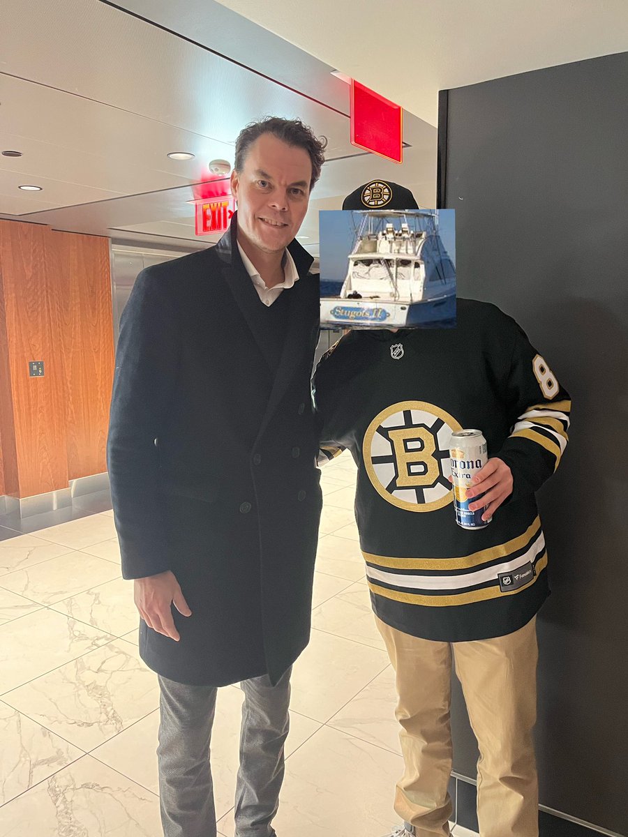 realfromtheboat's tweet photo. Tuukka the goat #twous #twoks https://t.co/nN1xWnkWbT