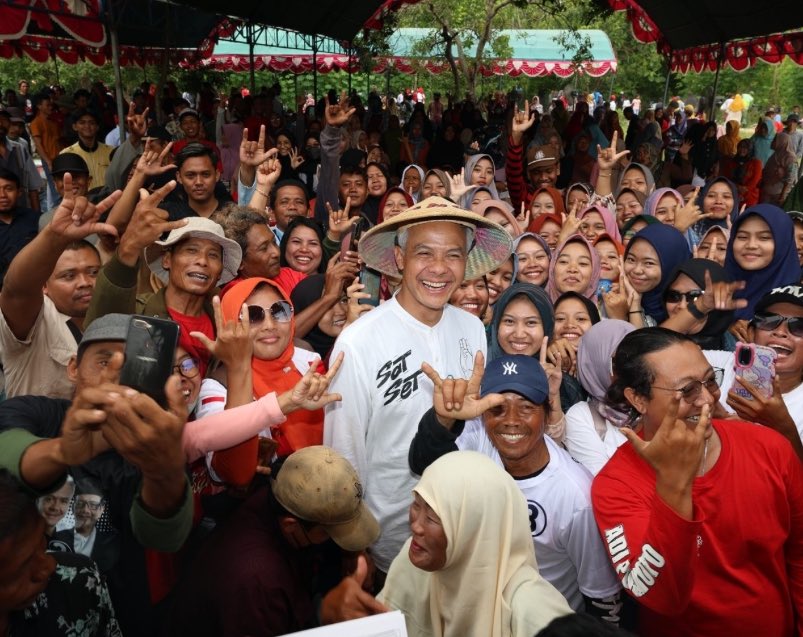 Ganjar Gratiskan Pendidikan, Petani Rembang Senang

Baca Selengkapnya 👇

melihatindonesia.id/2024/01/04/gan…