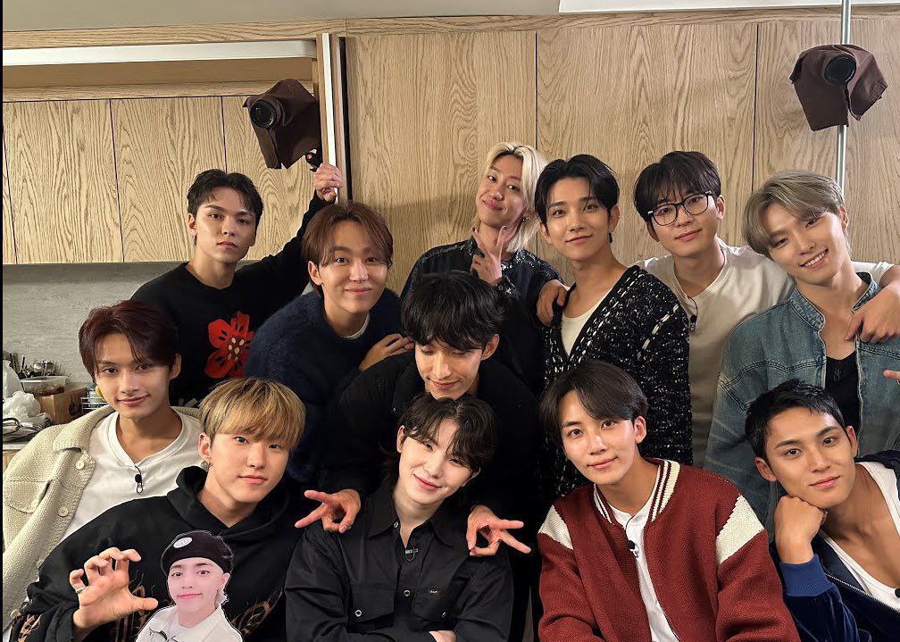 Mauuddi's tweet photo. @detikcom @samsungID Thank you detik udah adain give away ini! Aku CARGENE dan pengen banget ketemu SVT &amp; ENHYPEN!! Aku yakin perform mereka di GDA pecah banget dan AKU GAMAU NGELEWATIN KESEMPATAN ITU. Sebagai pengguna samsung aku selalu mengabadikan momen perform mereka menggunakan kamera samsung🤍 https://t.co/OtK9GUZcPO