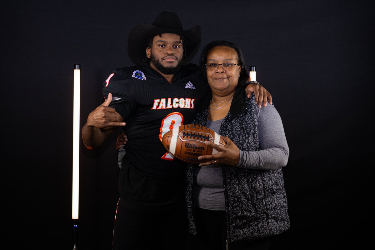 JayHitemUp24's tweet photo. Had an amazing time on my visit up to UTPB ! @UTPBFootball https://t.co/Gd6CP15nAM