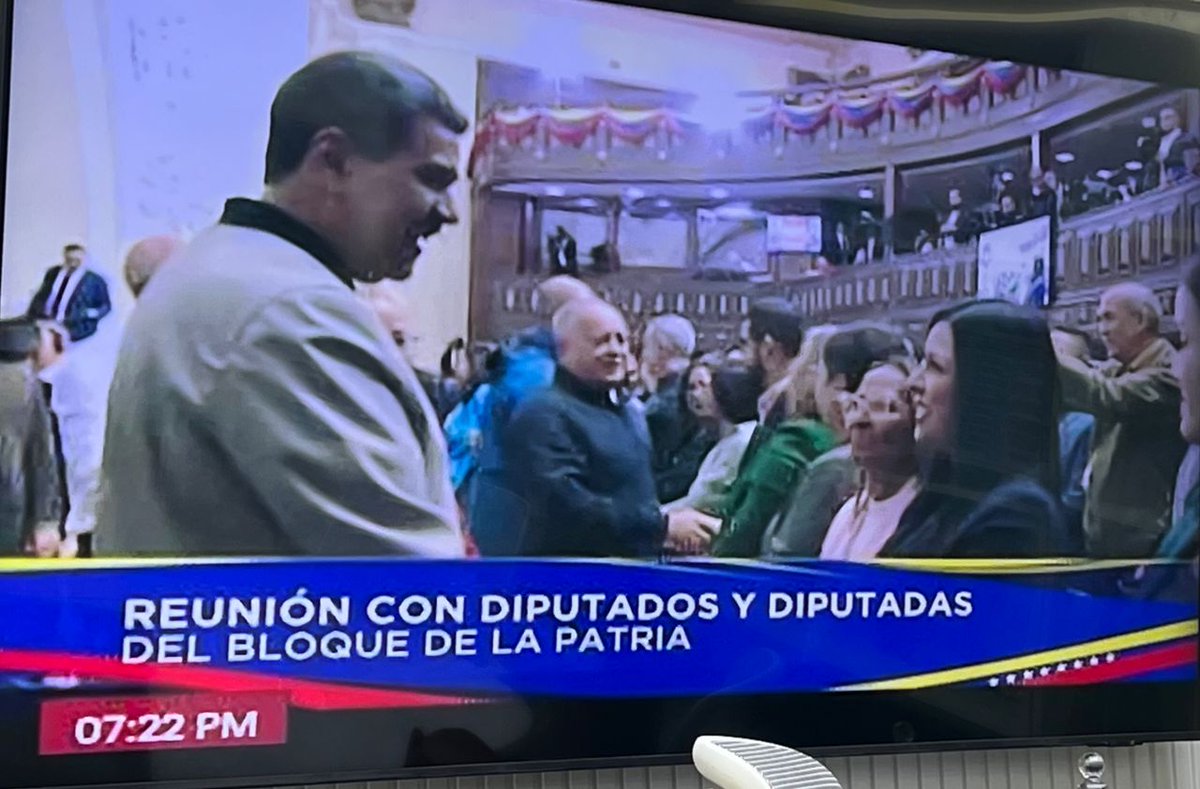 📆#04Ene Desde el Hemiciclo del Palacio Federal Legislativo, Las Diputadas y Diputados del Bloque de la Patria iniciamos este nuevo año #2024 con una Jornada de trabajo junto a nuestro Presidente Constitucional Nicolás Maduro Moro <a href="/NicolasMaduro/">Nicolás Maduro</a>
#PuebloEstableYEnPaz