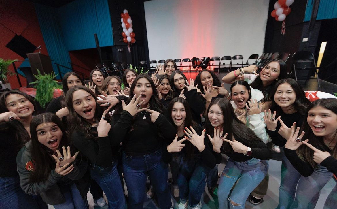 BalerNews's tweet photo. Click to read the latest news from Hollister High School, including: Softball Team Gets Championship Rings; Second High School Town Halls; Trustee Vacancy Application Extension; We Are Hiring; and more!
https://t.co/pKSeyEP9a3 https://t.co/02gn0LSW1Z