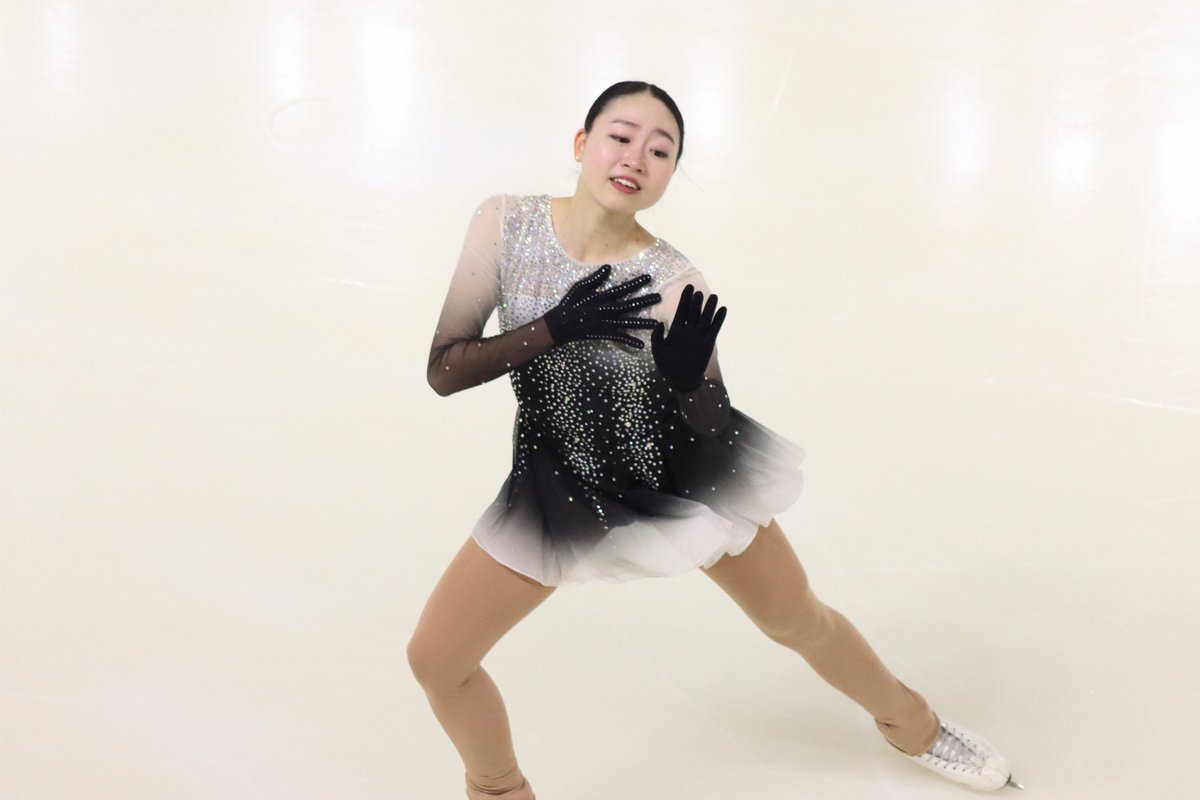 kanspo's tweet image. 【アイススケート】第96回日本学生氷上競技選手権大会フィギュア競技１日目／於・ALSOKぐんまアイスアリーナ

［女子５級］
第２Ｇ　岩本　55.68

冒頭から次々とジャンプを決めていく。しなやかなステップやスピンを見せ、観客を魅了した。