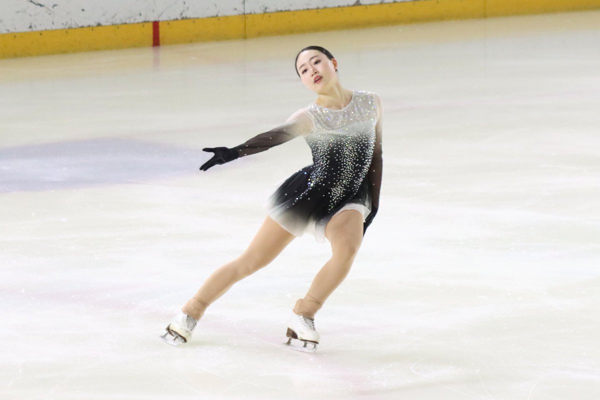 kanspo's tweet image. 【アイススケート】第96回日本学生氷上競技選手権大会フィギュア競技１日目／於・ALSOKぐんまアイスアリーナ

［女子５級］
第２Ｇ　岩本　55.68

冒頭から次々とジャンプを決めていく。しなやかなステップやスピンを見せ、観客を魅了した。