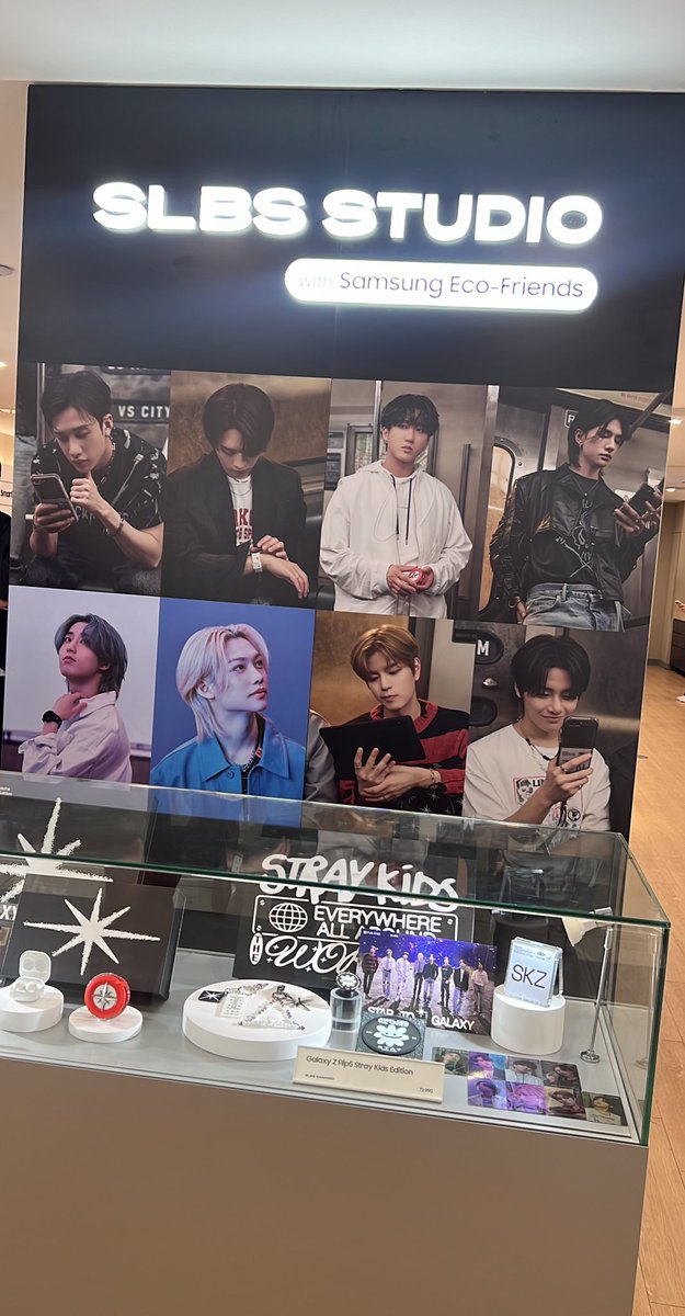 ohsaemi's tweet photo. We here to seeee the boyssss ahhh #SLBS #STRAYKIDS #SAMSUNGPH https://t.co/CbquCH8UBT
