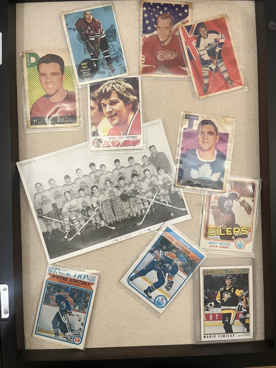 Not in great shape but still neat old cards! Hull, Orr, Gretzky, Horton, Howe, mig, Lemieux, Ullman,Baun and Messier <a href="/nielsonTSN1260/">Dustin Nielson</a> <a href="/norminacombine/">Norm in a Combine</a> <a href="/Lieutenant_Eric/">Lieutenant Eric</a> <a href="/TomGazzola/">Tom Gazzola</a> <a href="/TheRealTubesox/">🧦𝚃𝚞𝚋𝚎𝚜𝚘𝚡🧦</a>