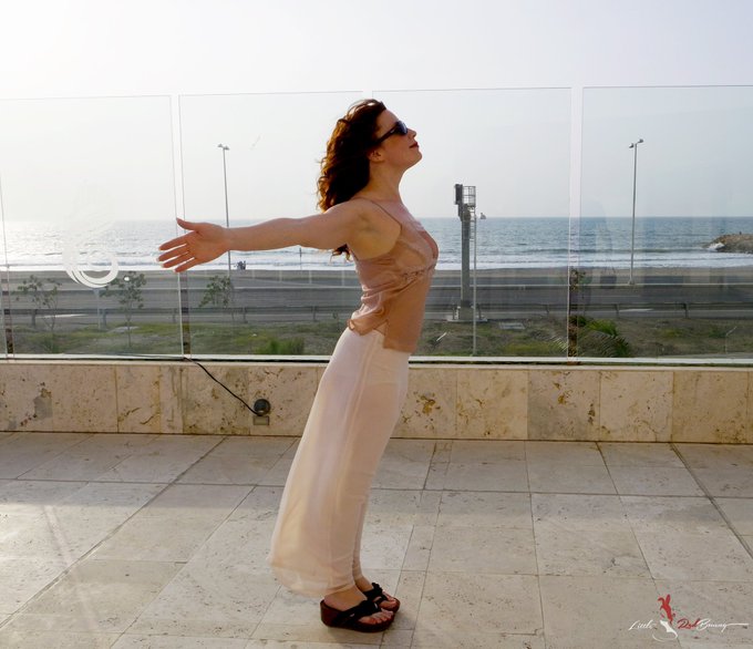 A Throwback Thursday pic of me enjoying a warm wind in Colombia. Where would you like to go where there<a href="/tag/wednesdaywisdom"class="tags"><span>#wednesdaywisdom</span></a>