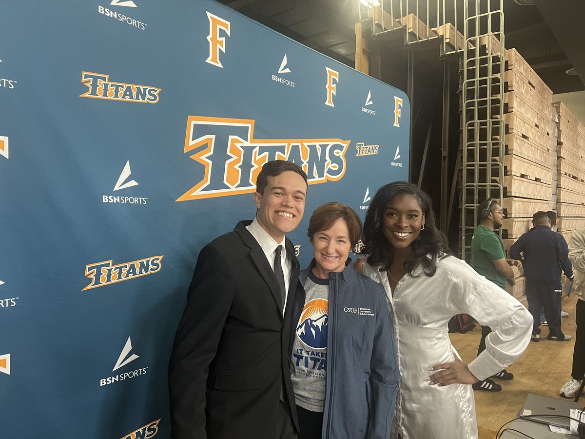 Hey Titans. <a href="/csuf/">Cal State Fullerton</a> Strategic Communications AVP Ellen Treanor is the guest tonite for <a href="/titanssportsnet/">Titans Sports Network</a> during halftime at the <a href="/FullertonWBB/">Titans Women’s Basketball</a> vs <a href="/UCIwbb/">UCI Women's Basketball</a> game. Thanks to play by play announcers Robbie Loya and Carolyn Gill. Catch her interview <a href="/ESPNPlus/">ESPN+</a> <a href="/_cgilly/">Carolyn Gill</a>