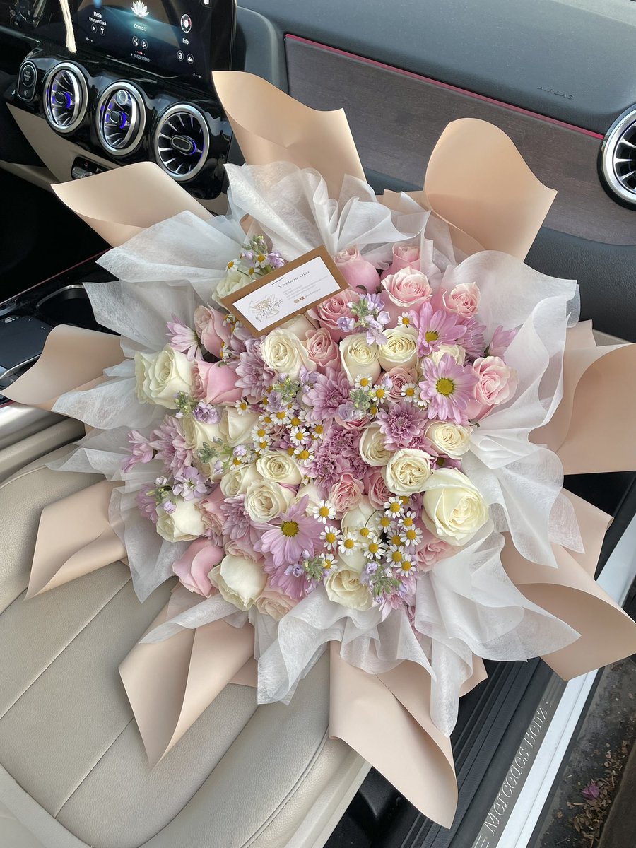 Petal’tique tweet media