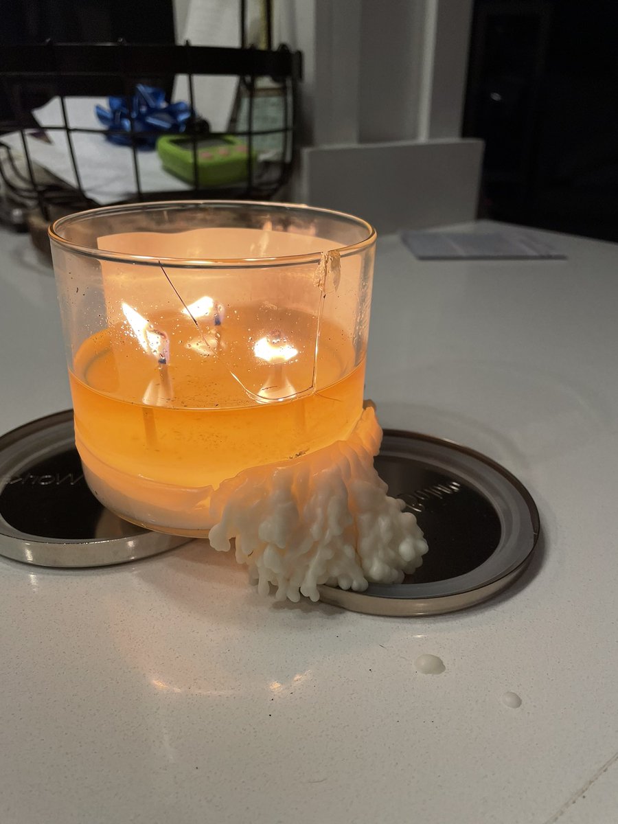 chichichangas's tweet photo. @bathbodyworks placed an order for candles and got a candle that was shipped with a huge crack down the middle. The crack ended up oozing oil on the outside as shown on the picture. Your candles are expensive and this is not the quality one would expect https://t.co/cHLLCWWfim