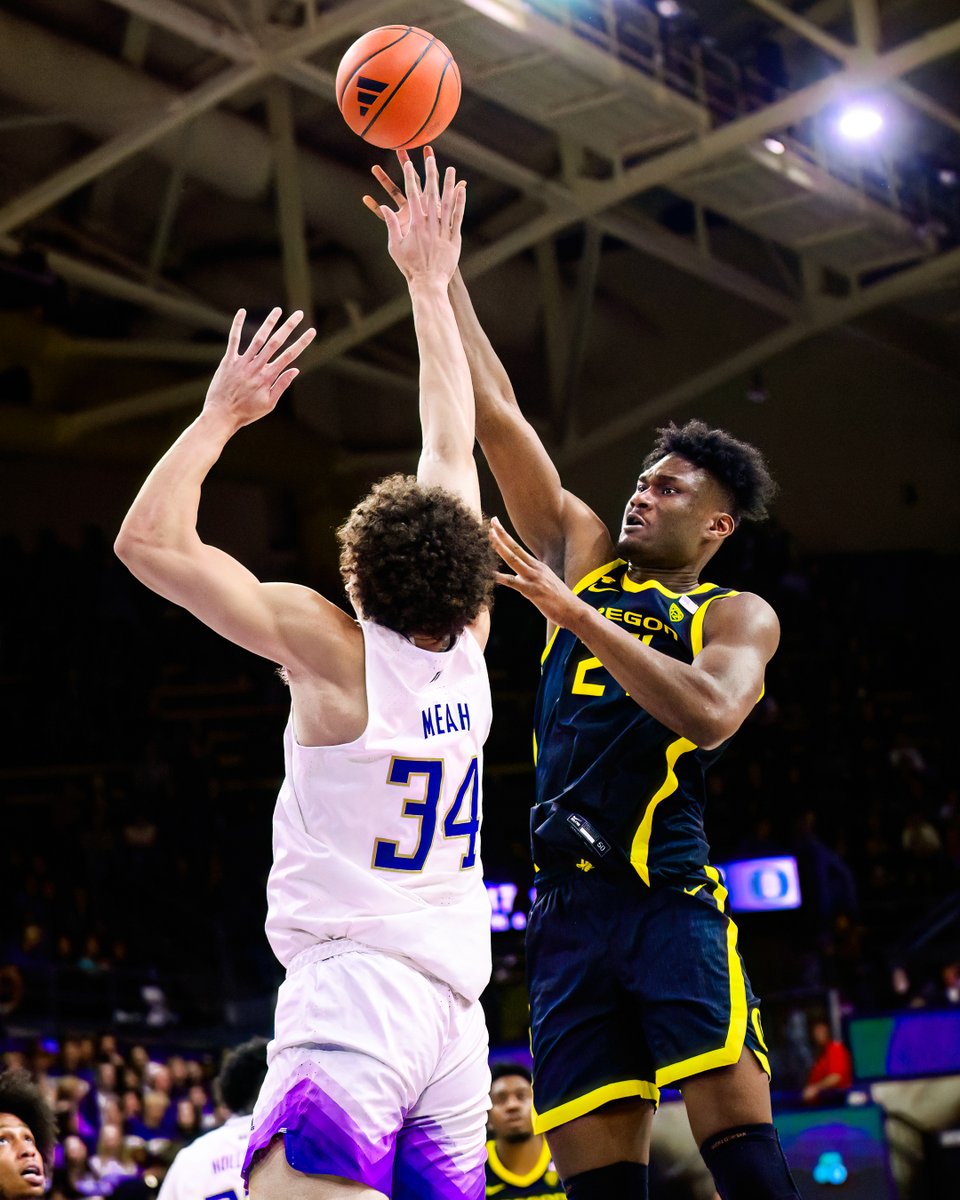 GoDucks's tweet photo. Too fly.

@oregonmbb defeats Washington on the road 76-74. #GoDucks https://t.co/O8nF5HuQGH