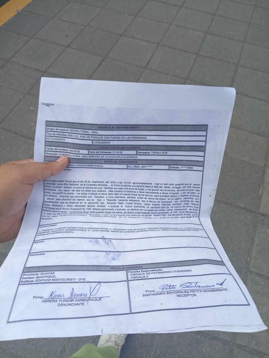 Karenxita194's tweet photo. Hace tres meses fui víctima de secuestro Express. Una víctima más de la inseguridad que está destruyendo a nuestro país. 🇪🇨 Hace tres meses mi vida cambió de forma abrupta dejándome recuerdos que quisiera borrar para siempre. Abro hilo 🧵👇🏻 https://t.co/6JSdS5wrWc