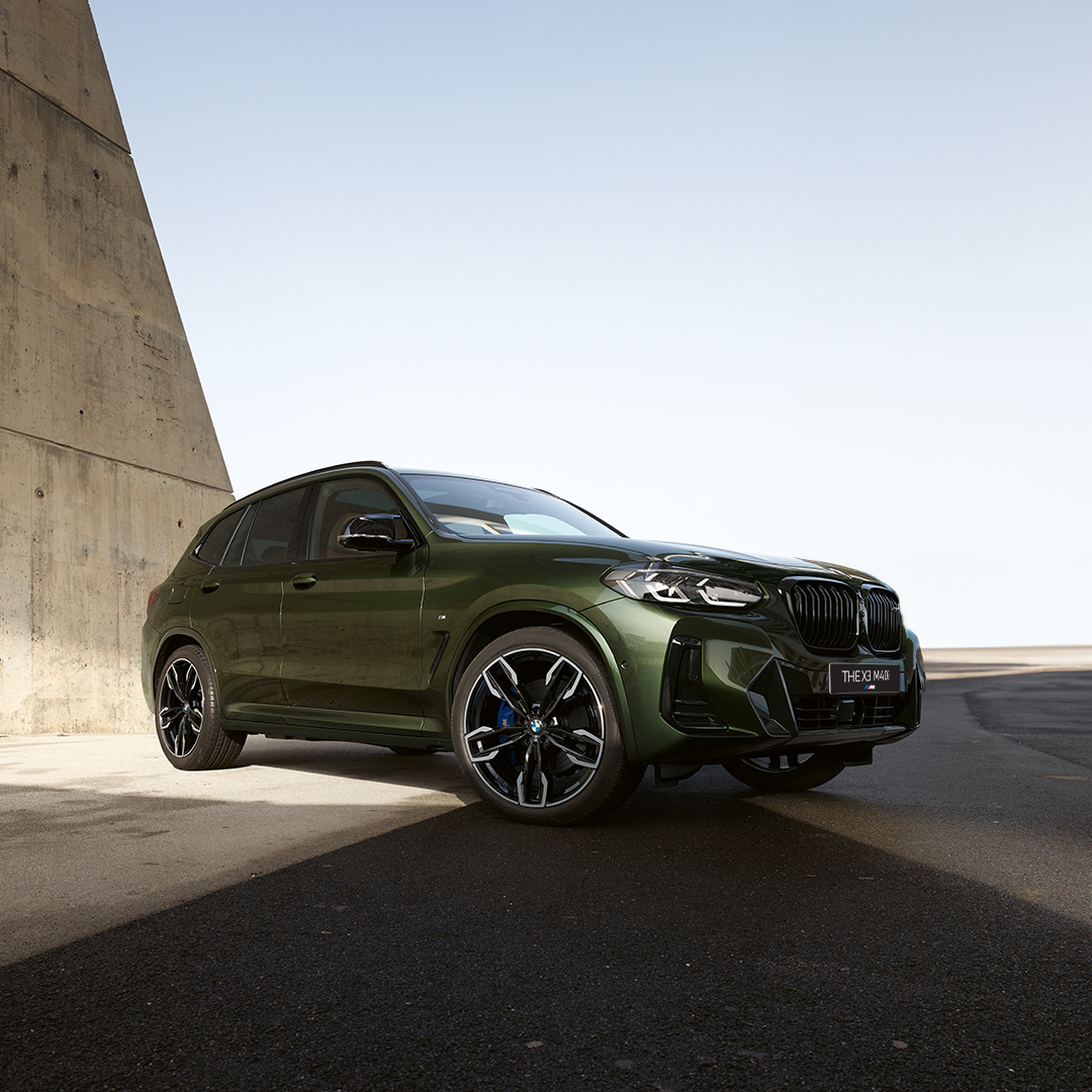 BMWKrishnaAuto's tweet photo. Enhanced by the M, the BMW X3 M40i unleashes dominance wherever it goes.
#BMW #BMWM #X3M40i #UnleashDominance
———
The models, equipment and possible vehicle configurations illustrated in the advertisement may differ from vehicles supplied in the Indian market. https://t.co/ppGoIEdAu8