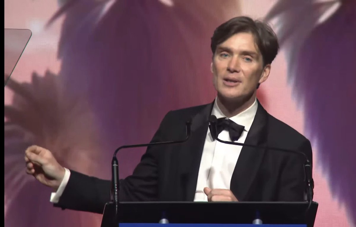 Cillian Murphy spent his entire speech praising other people. What a humble guy. I'm so happy for him.
#PSIFF2024