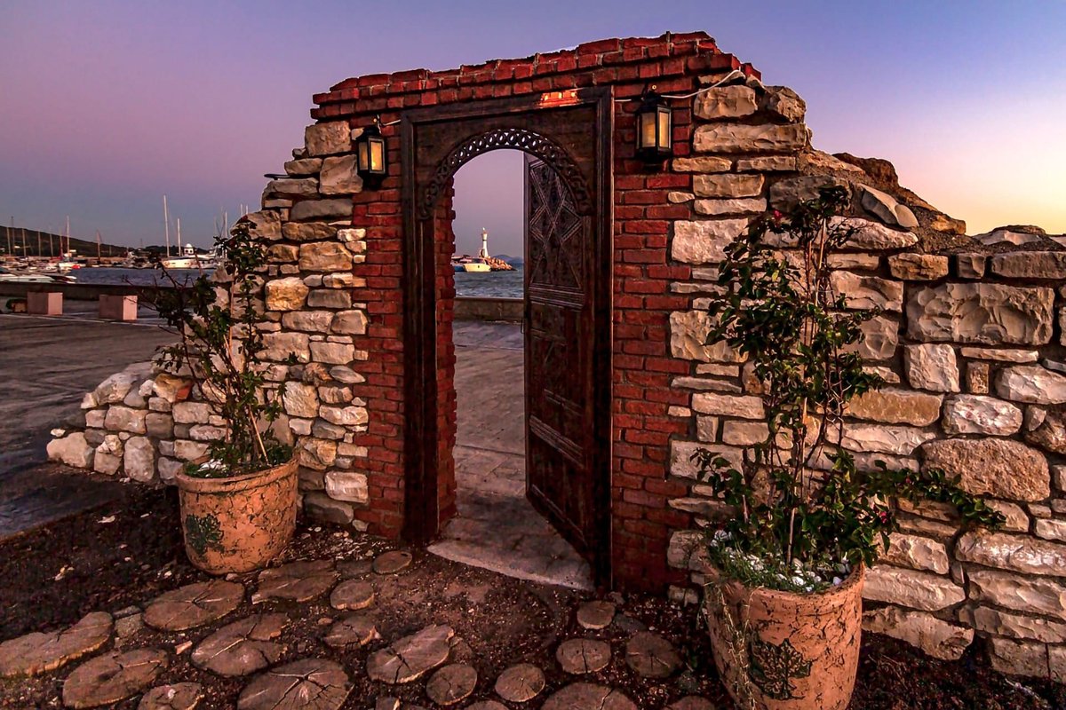 Günaydın İzmir | 5 Ocak Cuma
⛅İzmir'de bugün hava parçalı bulutlu
⛅En yüksek sıcaklık 19°C
⛅En düşük sıcaklık 11°C
💦En yüksek nem %96
💦En düşük nem %66
💨Rüzgar %8 km/s
📍Urla