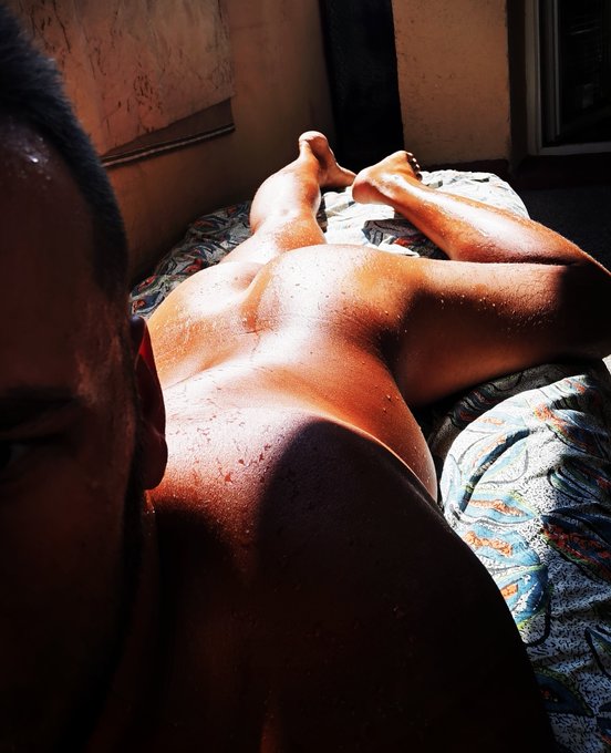My Neighbors Love Watching Me Naked On The Balcony https://t.co/85hYf0CkbS<a href="/tag/xhamster"class="tags"><span>#xhamster</span></a>
