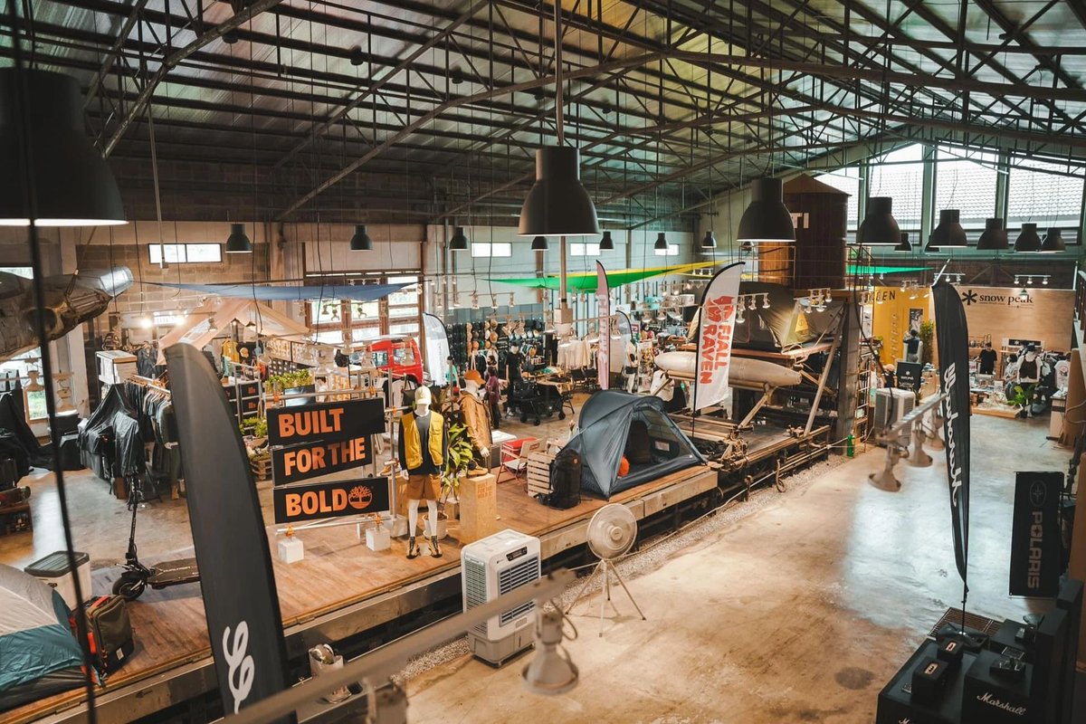 Hog133's tweet photo. One of my favorite outdoor collection stores in Thailand https://t.co/LC0r0U4ysO