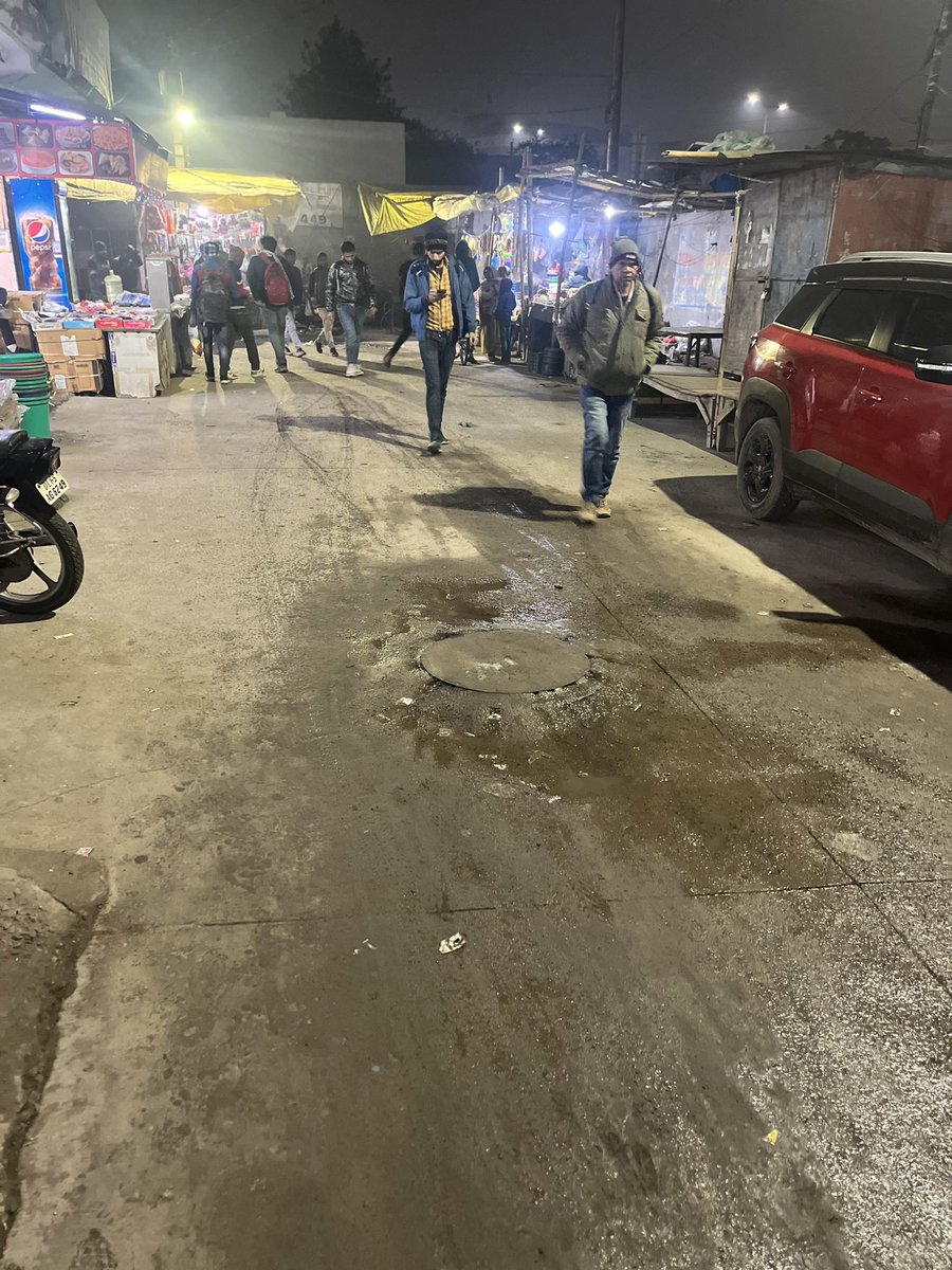 AkashYadavbjp's tweet photo. तत्काल कार्रवाई आवश्यक: वाजिदपुर,सेक्टर 63,नोएडा में सीवर अधिक बह रहा है
प्रिय @noida_authority @CeoNoida @PankajSinghBJP 
नमस्ते। मैं आपको सूचित करना चाहता हूँ कि हमारे क्षेत्र, वाजिदपुर, सेक्टर 63, नोएडा में सीवर अधिक बह ���हा है, जिससे निवासियों को सेहत से जुड़े जोखिम हो रहा है https://t.co/1B0Wtgdy5q