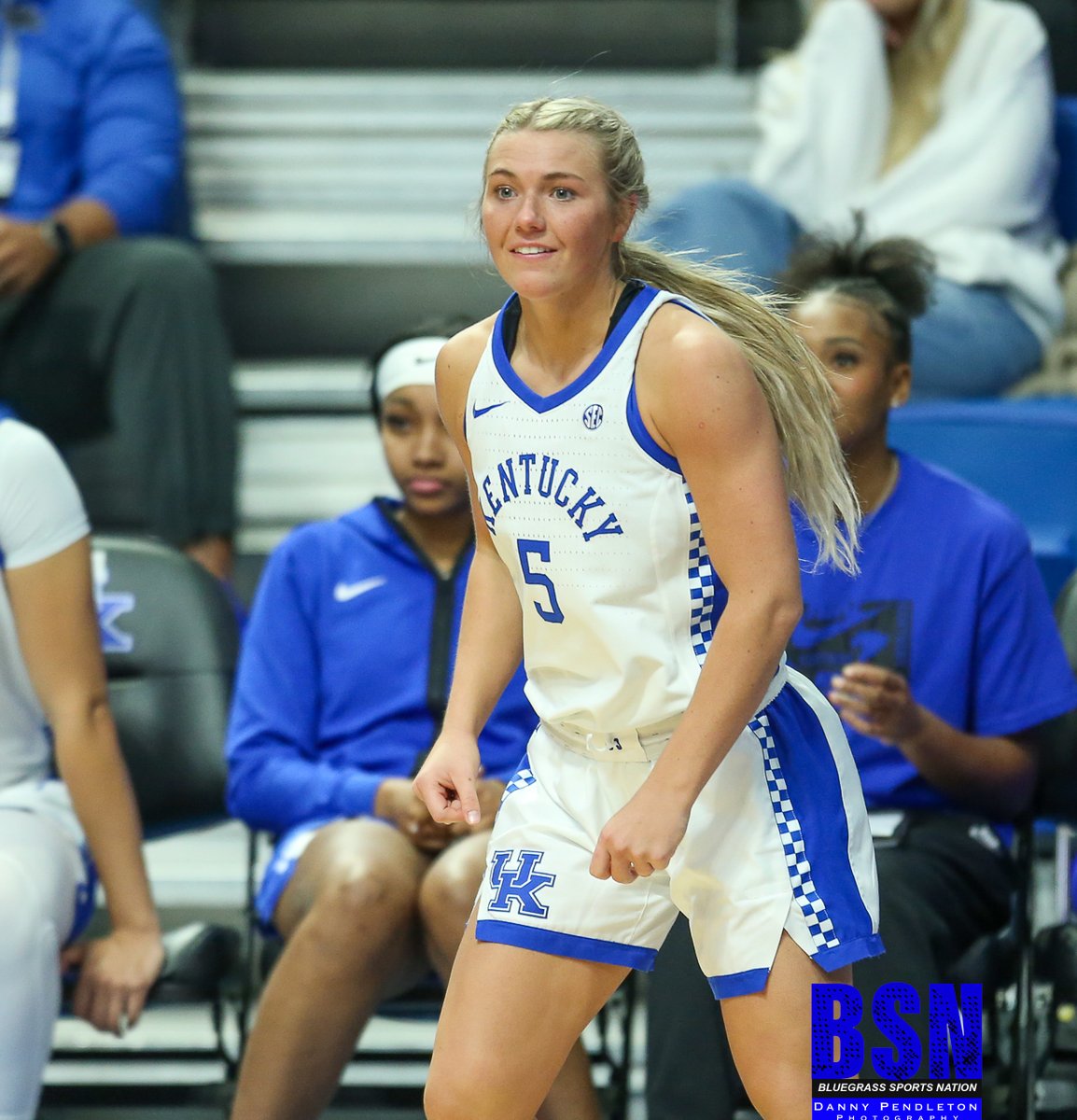 UK's #5 Cassidy Rowe doing her thing at #Rupp #arena  Thursday as #kentuckywildcats beat the #ArkansasRazorbacks  73-63.