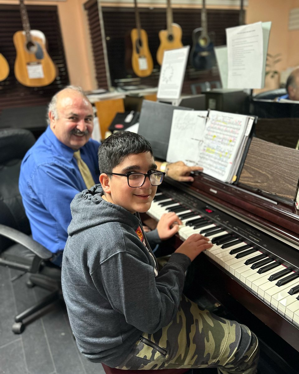 fsmdofficial's tweet photo. Harmonizing the New Year with joyous melodies! Welcome back, students and parents, to the piano class encore after the Christmas break! 🙏🎄❤️ Cheers 2024! We look forward to seeing all of our students back in class this brand new year!!! https://t.co/4Kaj4dEgdG