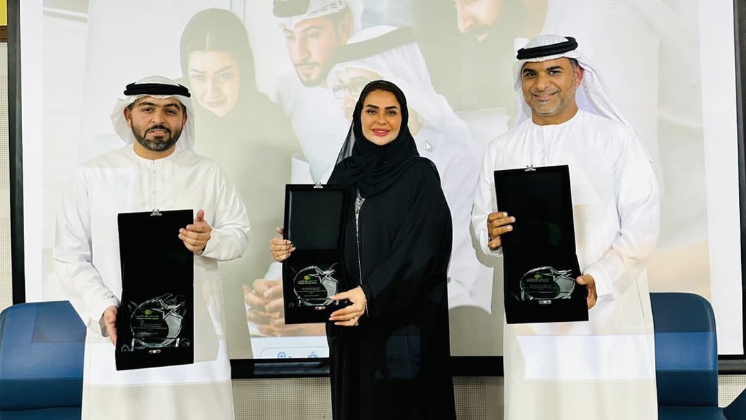 DIBtoday's tweet photo. DIB recently hosted the 4th Career Panel Forum for #Emiratis. Aimed to inspire our UAE nationals by real-life examples and words of wisdom shared by senior Emiratis and thought leaders within DIB. #OurDIB
 
استضاف بنك دبي الإسلامي مؤخراً الجلسة المهنية الحوارية الرابعة لـلإماراتيين. وتهدف الجلسة إلى إلهام موظفينا الإماراتيين من خلال استعراض أمثلة واقعية من الحياة، وتوجيه النصائح والمشورة المهنية التي يشاركها معهم نخبة من المسؤولين الإماراتيين وقادة الفكر لدى بنك دبي الإسلامي.