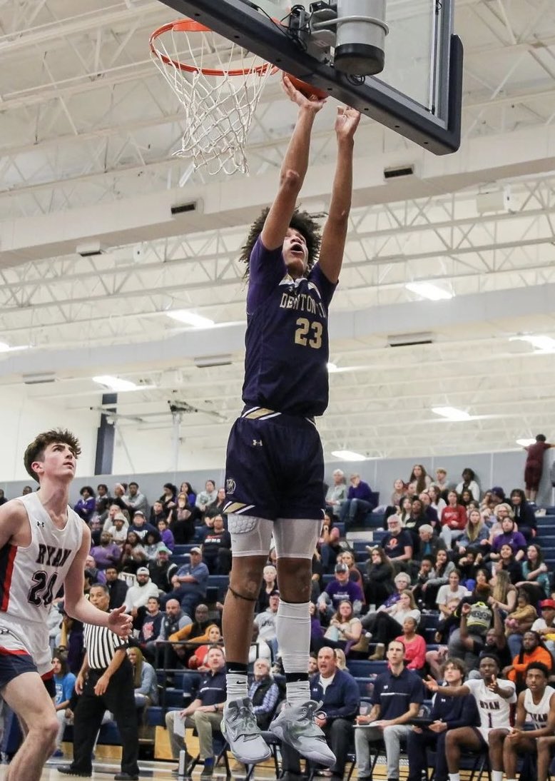 2024 6’3 PG Chase Thomas &amp; 2026 6’8 SF Ethan Sheats finish with another impressive performance tonight defeating Grapevine 🏀
<a href="/TheRealChaseMT/">TheRealChaseThomas</a> 26 pts 6 reb 5 ast 4 stl
<a href="/esheats21/">Ethan Sheats</a> 19 pts (FT 11/11) 12 reb 2 blk