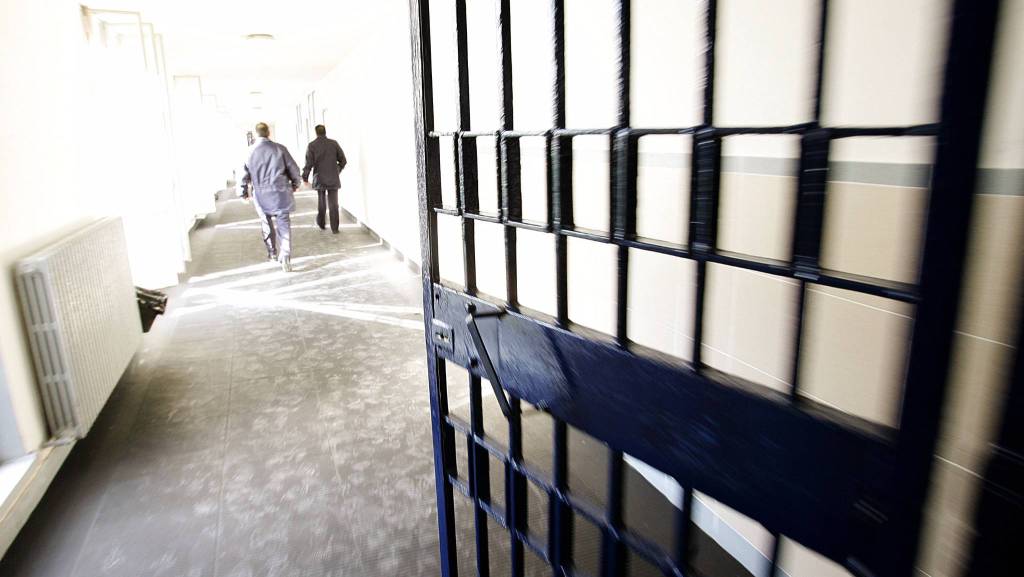zazoomblog's tweet image. Polveriera carceri in Lombardia a Bergamo sovraffollamento del 174% - #Polveriera #carceri #Lombardia zazoom.it/2024-01-05/pol…