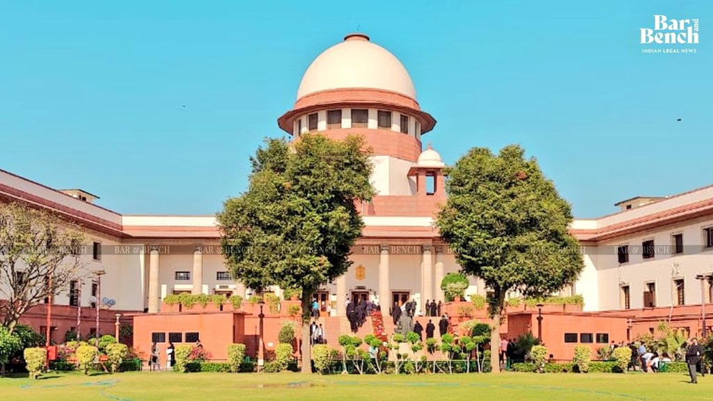 #SupremeCourt hears appeal against Madhya Pradesh HC order which rejected Liquor company, Pernod Ricard's appeal to prevent an Indore-based company - JK Enterprises - from manufacturing beverages under the 'London Pride' mark Sr Adv Mukul Rohatgi: Please allow me to get the