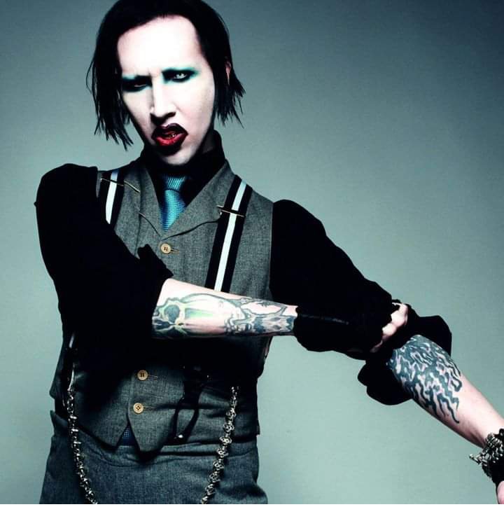 OfficialDaledoe's tweet photo. Happy 55th. Birthday to singer/songwriter/actor, #BrianHughWarner , professionally known as @marilynmanson ! 🥳🎉🎊🎈🎂🎁🎼🎶🎵🎤 #SweetDreamsAreMadeOfThis #TheBeautifulPeople #TheDopeShow #IDontLikeTheDrugsButTheDrugsLikeMe & more. https://t.co/IiB6mbsREk