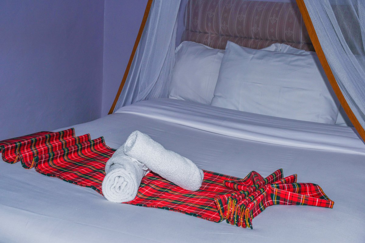 sunglam_hotel's tweet image. Book your stay now and let us turn your Friday into an unforgettable experience!  
#FridayEscape #WeekendVibesbes #LuxuryGetaway #StaycationBliss #friday
2PAX ON BED &amp;amp; BREAKFAST-KES.4,500
2PAX ON BED ONLY- KES.3,500
For Room Reservation.
Call +254 758 922 258
WhatsApp 0756 690099