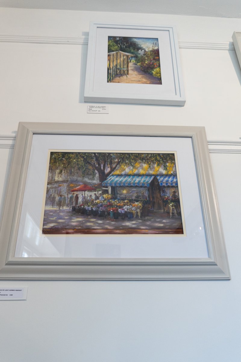 John Patchett is regarded as one of the country's leading exponents in the #art of pastel painting, and his love for the vibrancy and freshness of the pastels is a standout feature of his work.

Discover some of John's stunning pieces in the Earsham Home Furnishings #ArtGallery.