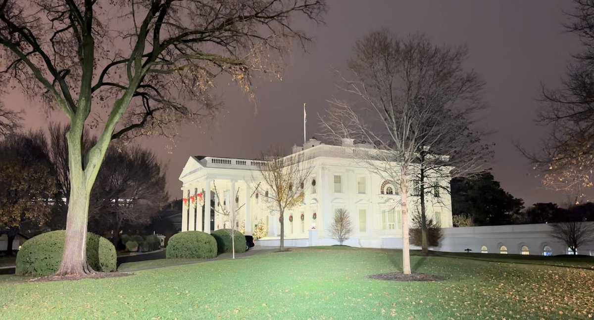 TODAY 1:20 PM THE PRESIDENT and THE FIRST LADY arrive in the Philadelphia Valley Forge Landing Zone 3:15 PM THE PRESIDENT delivers remarks at a campaign event; THE FIRST LADY attends