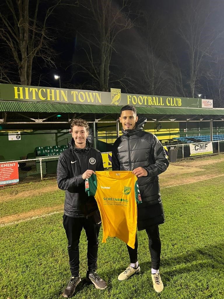 📺 | WILLIAM SALIBA This week Top Field hosted William Saliba from @Arsenal and a French TV crew who were doing an interview with him. Here is apprentice (and former @pda_hitchin student) Rocca Wren who enjoyed meeting the star. 💛💚