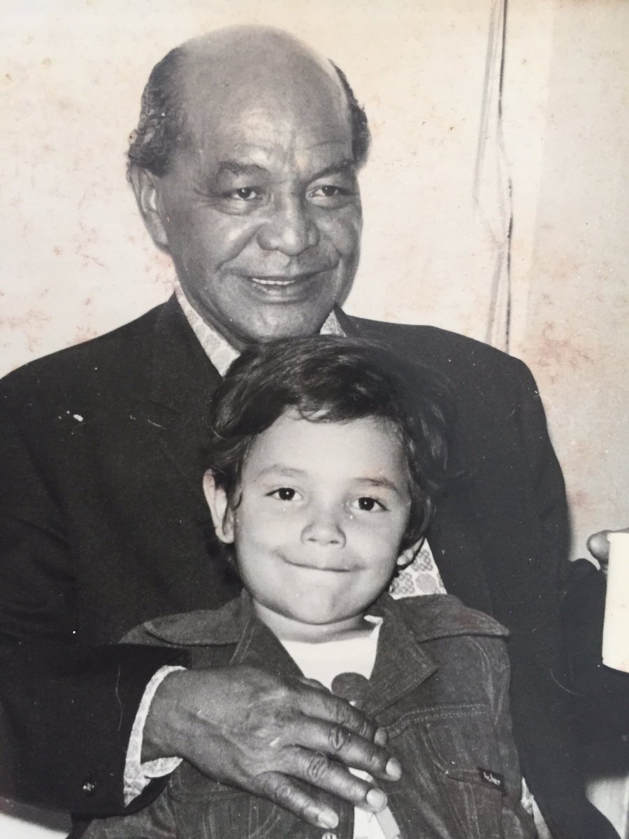 VillegasPoljak's tweet photo. El 11 de enero se cumplen 30 años del fallecimiento de mi padre, Cruz Villegas. “La Villeguera”, como se reconoce su larga y diversa descendencia, pudo haber sido “La Guachumera”, si el indio Antonio Guachume, su abuelo paterno, no hubiese adoptado aquel apellido español en su periplo entre San Miguel de Cunaviche, en el estado Apure, y los Valles del Tuy, en el estado Miranda. Descendiente de esclavizados y campesinos analfabetas, el segundo apellido de Cruz, Sequeda, también debió ser otro —Corao—, por su abuelo Vicente Corao, un terco general antigomecista. Coinciden las tres décadas de la partida de Cruz con los 100 años del nacimiento de mi madre, Maja Poljak, que se cumplen el venidero 12 de marzo. Comparto aquí un capítulo sobre los orígenes de Cruz Villegas que he incluido en el libro Maja mía, de próxima aparición, escrito con ocasión del centenario de mi vieja, cuya biografía habría quedado incompleta sin pasearme por la del viejo.
https://t.co/g8omw1ZFEY

#5Ene
#FelizViernes
#Venezuela