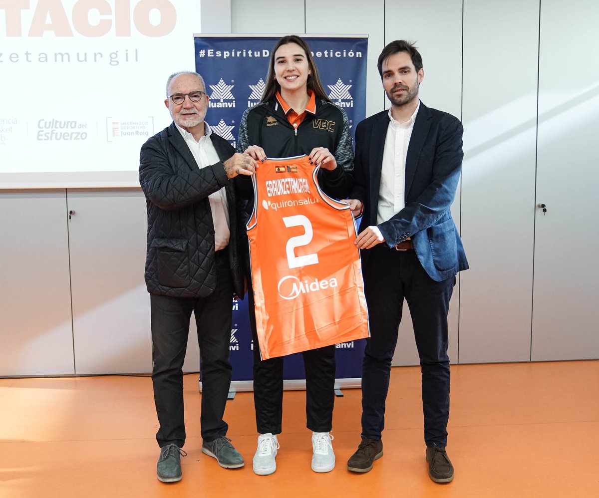 🧡2️⃣ @mariaeraunzeta5 Presentada como nueva jugadora del Valencia Basket junto a @Luanvi en @lalqueriavbc