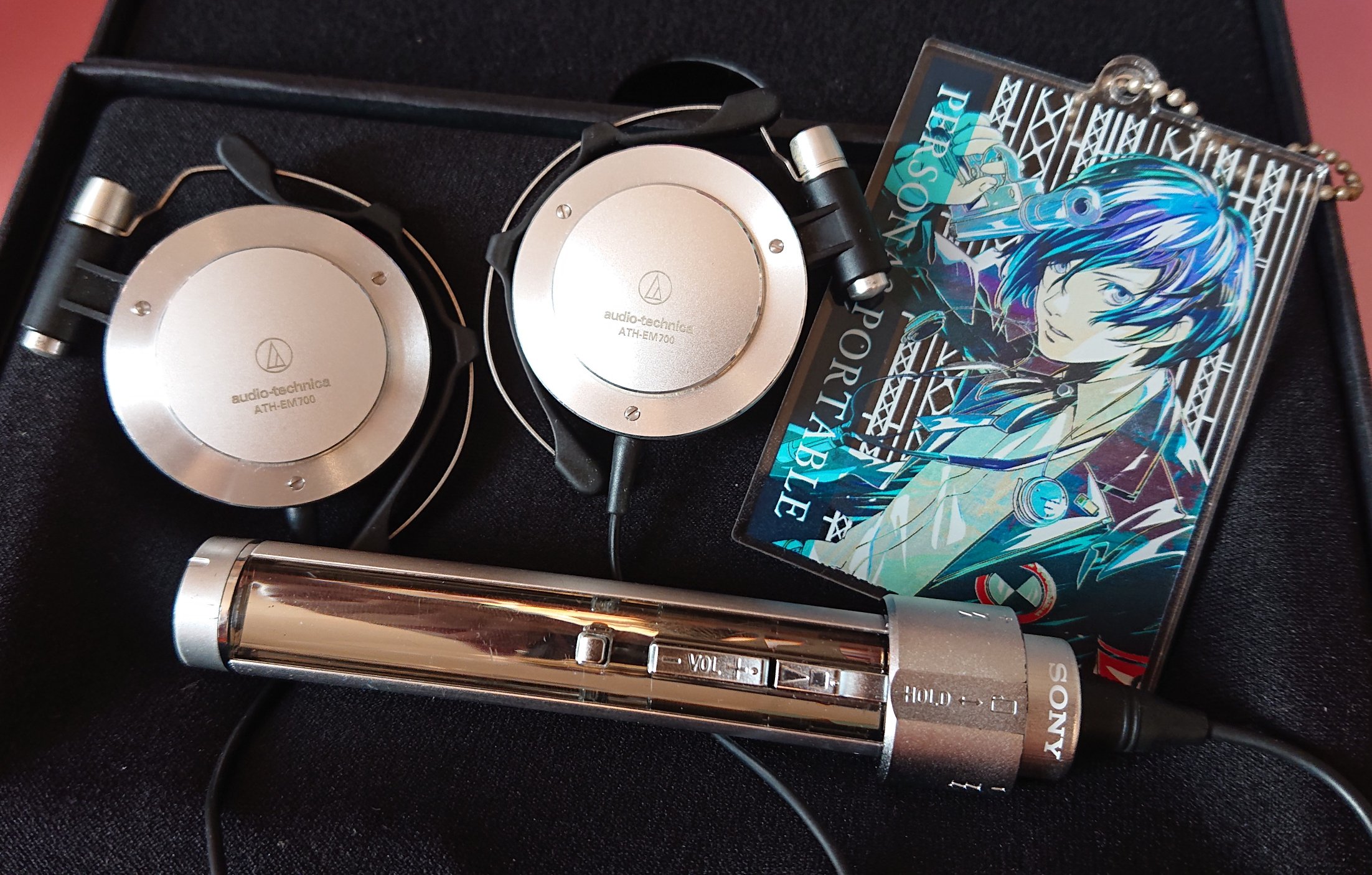 ペルソナ3 主人公 イヤフォン MP3プレイヤー 召喚器 - メルカリ